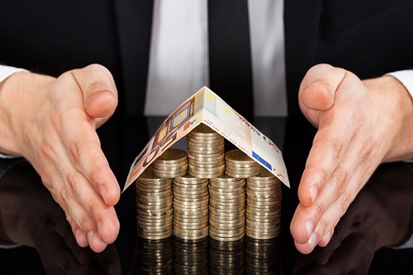 英镑美元短线反弹遇阻 央行政策预期主导中期走势